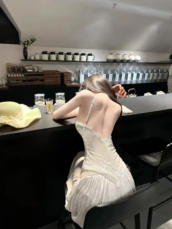 365_妺妺窝人体色www看美女_午夜在线电影网